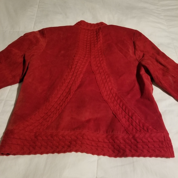✨Sold✨ Red suede jacket - Picture 4 of 5